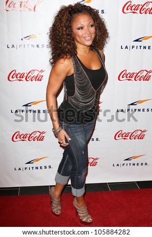 WOODLAND HILLS, CA - JUNE 02: Recording artist Chante Moore arrives at the grand opening of the LA Fitness Signature Club on June 2, 2012 in Woodland Hills.