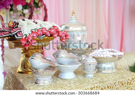 wedding garlands for bride groom in Thailand wedding ceremony