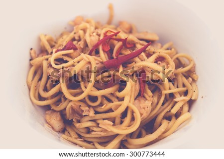 Chillies with Egg Noodles and Chicken