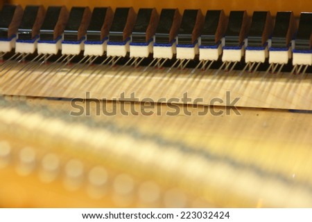 Grand piano strings