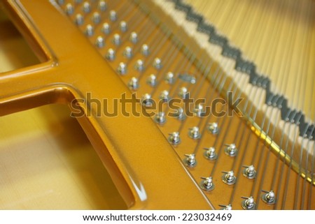 Grand piano strings