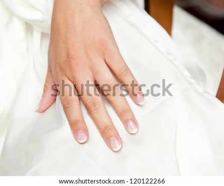 Nail art for the wedding day with white decorations