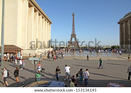 PARIS, FRANCE-OCTOBER, 9:With 7 million visitors in 2011, the Eiffel Tower is also the most visited paid monument in the world on October 9, 2012 in Paris. View from Trocadero.