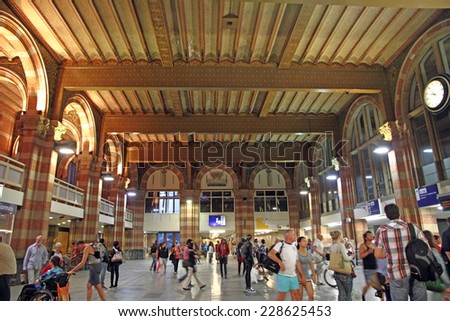 AMSTERDAM HOLLAND-JUNE 7, 2014: CENTRAAL STATION in Amsterdam on June 7, 2014 in Amsterdam.