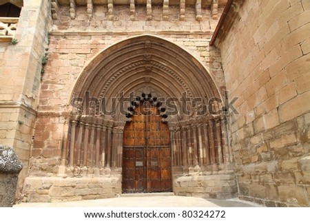 طليطلة..... عروس الاندلس Stock-photo-iglesia-de-san-roman-church-in-cirauqui-navarre-spain-80324272