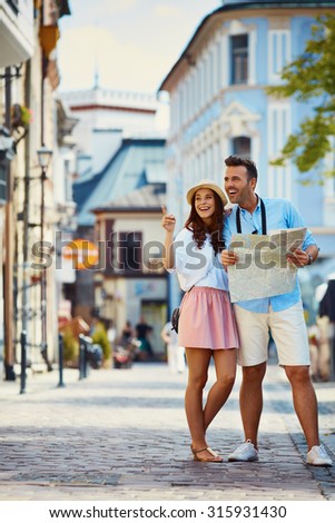 Couple on vacation in the city