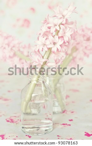 Bouquet of pink flowers in vase