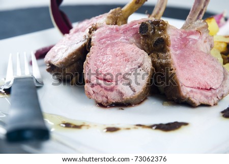 Rack of lamb, lamb chops, carrÃ¨ di agnello
