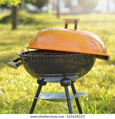 kettle barbecue grill with cover