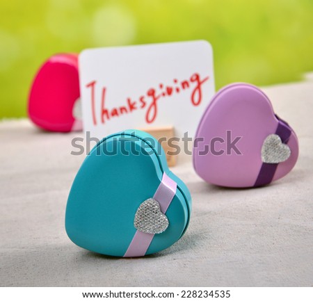 Thanksgiving Day heart-shaped gift box