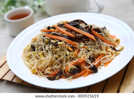 Fried bean sprouts