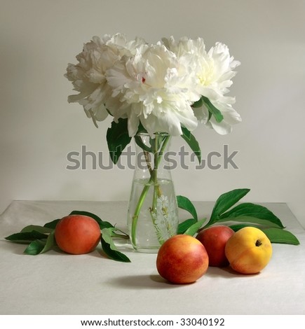 white peonies in the vase with peaches still life