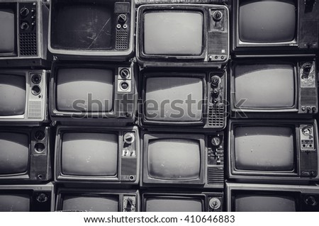 Many retro television can not turn on but can decorate in small relax art shop