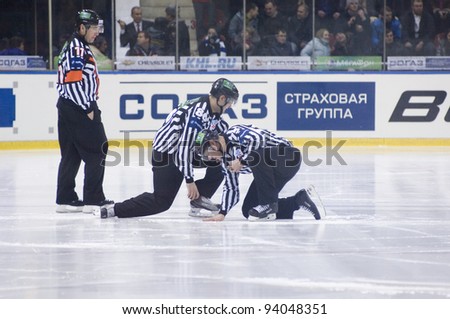 MOSCOW - JANUARY 31 : Unidentified referees on hockey match \