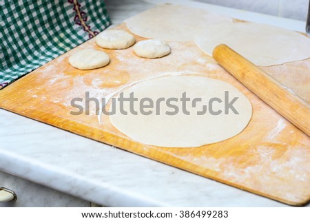The stages of preparation of dough for kystybyi.