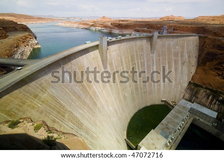 Glen Canyon dam on the Colorado River and Lake Powell in Arizona, US