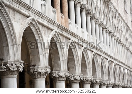 Venetian Arch