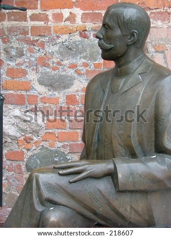 bronze sculpture of a writer Eduard Wilde. Location - Tartu, city in Estonia