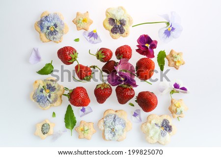 dessert with edible flowers