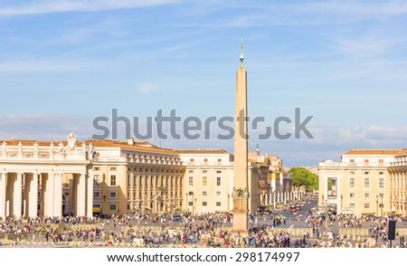 VATICAN, VATICAN CITY - MAY 2, 2015 : View of the St. Peter\'s Square. The access to the square is free and it is protected by the Swiss Guards.