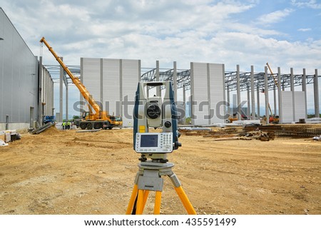 Survey equipment for precise measurement on construction site