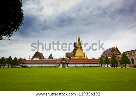 the Royal Golden palace Bangkok, home of the Thai royal family