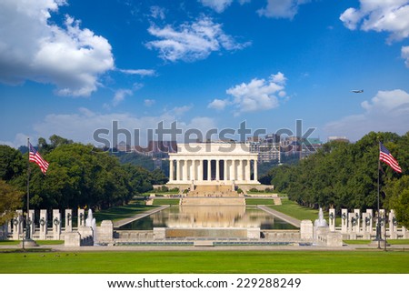 Lincoln Memorial and National World War II Memorial, Washington DC, USA