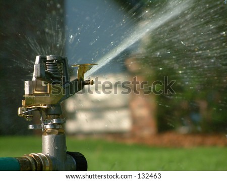 Lawn water sprinkler