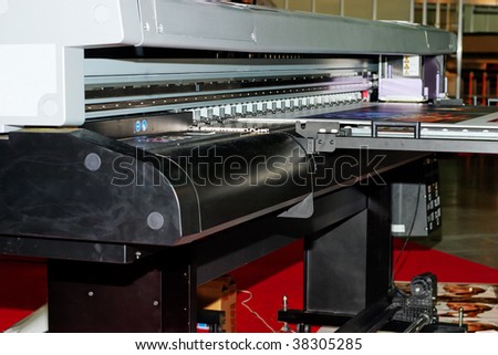 Industrial large format UV inkjet printer for printing on big sheets of plastic