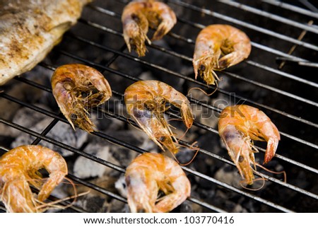 Grilling fish and shrimps! Tasty dinner