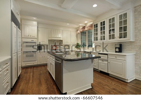 Kitchens With Cream Colored Cabinets