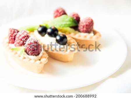 Dessert with cottage cheese and fruit