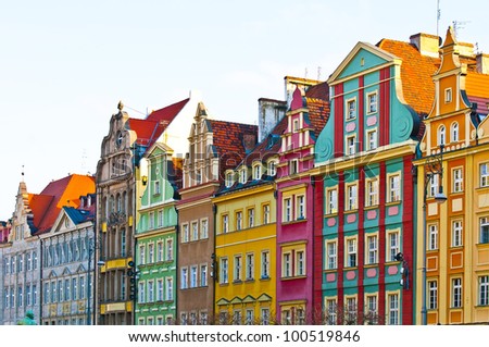 http://image.shutterstock.com/display_pic_with_logo/363925/100519846/stock-photo-market-square-tenements-wroclaw-poland-100519846.jpg