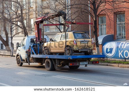 SAMARA, RUSSIA - NOVEMBER 7: Evacuation vehicle for traffic violations  on November 7, 2013 in Samara, Russia.