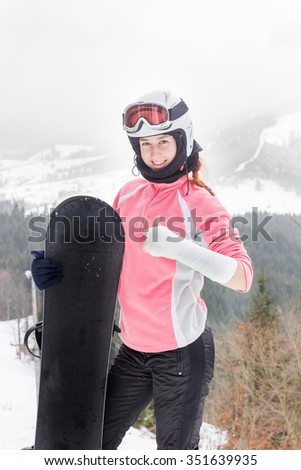 injury to the hands of the snowboard. The girl believes in herself