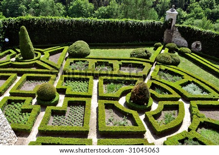Maze garden in polish Castle Pieskowa Skala (Pieskowa Rock)
