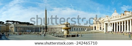 ROME, ITALY - MAY 31: Tourists at Saint Peter\'s Square in Vatican city on May 31, 2014, Rome, Italy.