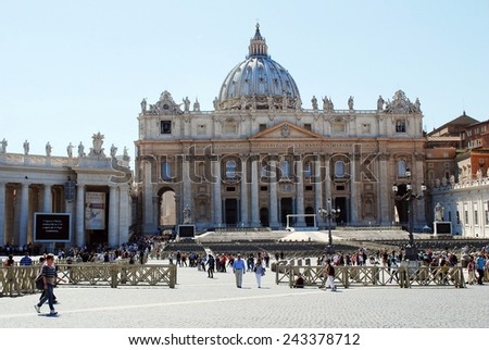 ROME, ITALY - MAY 30: Vatican city center life on May 30, 2014, Rome, Italy.