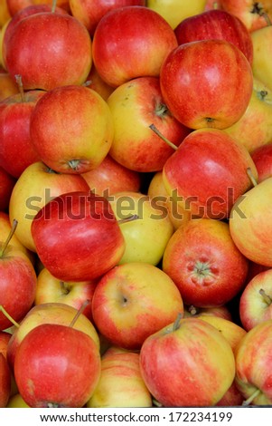 Red apple pattern