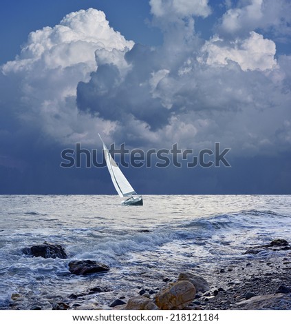 Sea before the storm and the boat