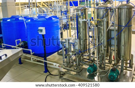 Blend coupage tank and mixer carbonator (saturator) for water and beverages in food processing industry