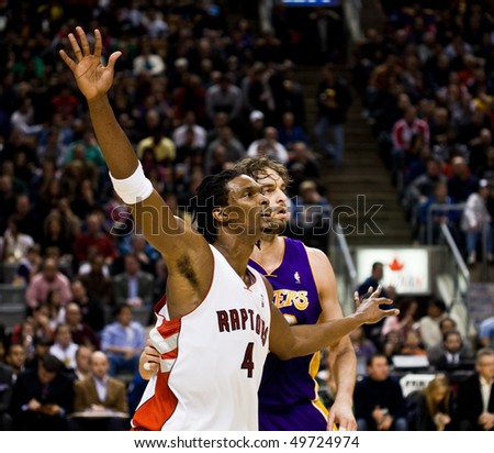 TORONTO - JANUARY 24: Chris Bosh #4 participates in an NBA basketball game at the Air Canada Centre on January 24, 2010 in Toronto, Canada.  The Toronto Raptors beat the Los Angeles Lakers 106-105.
