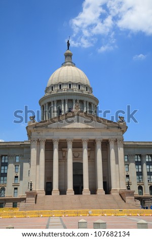 Oklahoma State Capitol Building - The state capitol building in Oklahoma City, with dome, stairs and columns.