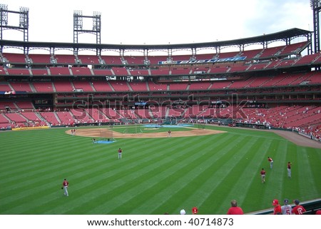ST. LOUIS - MAY 30: Early arriving fans await a spring contest at Busch Stadium by watching batting practice on May 30, 2006 in St. Louis, Missouri.