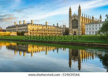 Clare & King\'s College with beautiful sky at sunrise in Cambridge, UK