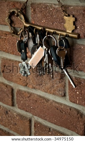 A key hanger with some keys