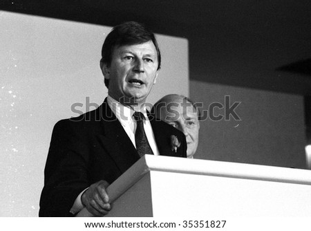 LONDON-MAY 24: Bryan Gould, Labour party Environment spokesman and Member of Parliament for Dagenham, speaks at a press conference on May 24, 1990 in London. He was born in New Zealand.