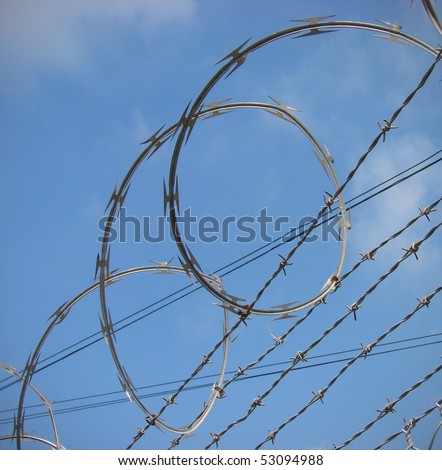 barbed wire razor fence
