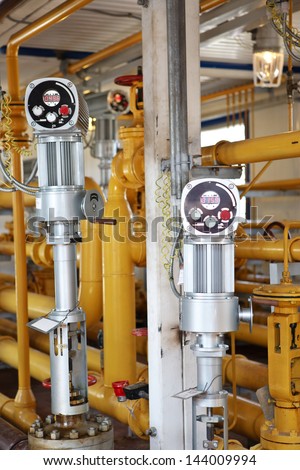 Premise for oil division, gas and water from each other and transfers on processing in pipes