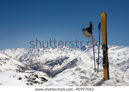 Pair of skis in snow
